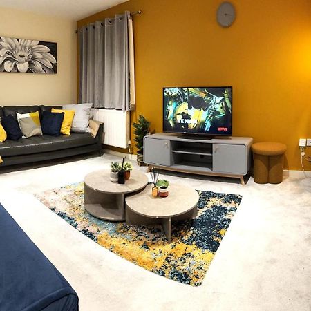 Large Cosy 2 Bedroom Ground Floor Flat In Stevenage Sg1 Sleeps 4-5 Free Parking Ngoại thất bức ảnh