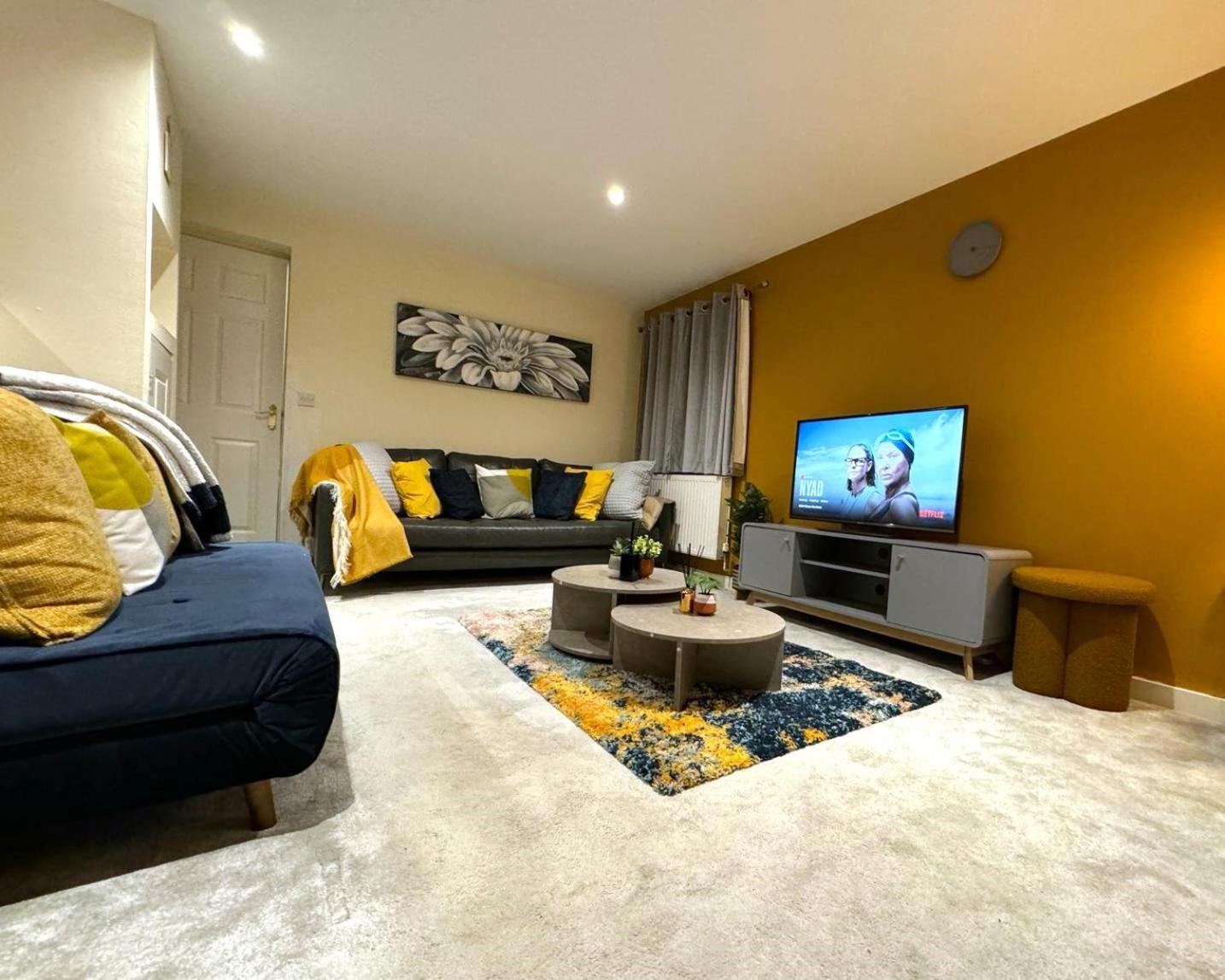 Large Cosy 2 Bedroom Ground Floor Flat In Stevenage Sg1 Sleeps 4-5 Free Parking Ngoại thất bức ảnh