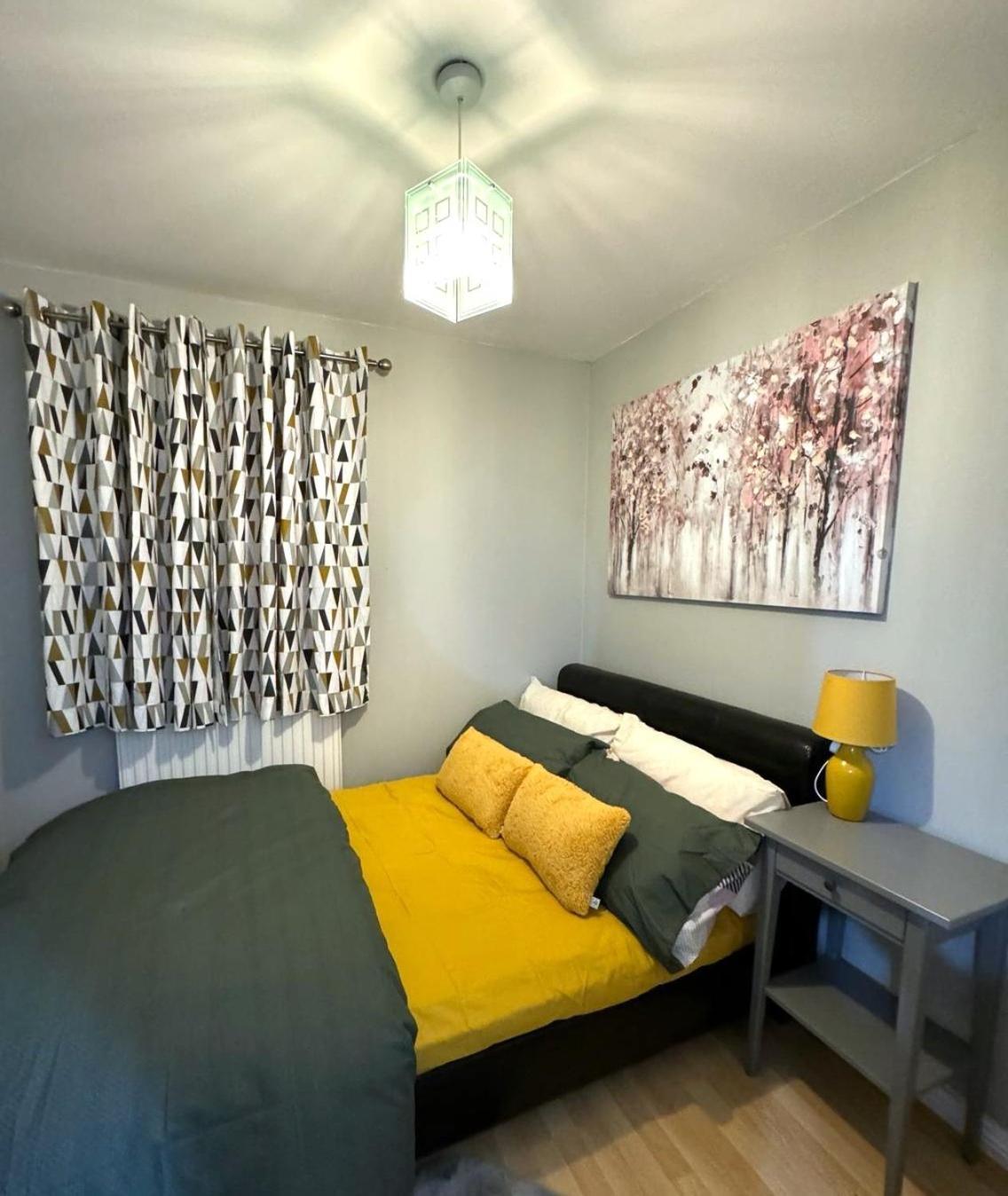 Large Cosy 2 Bedroom Ground Floor Flat In Stevenage Sg1 Sleeps 4-5 Free Parking Ngoại thất bức ảnh