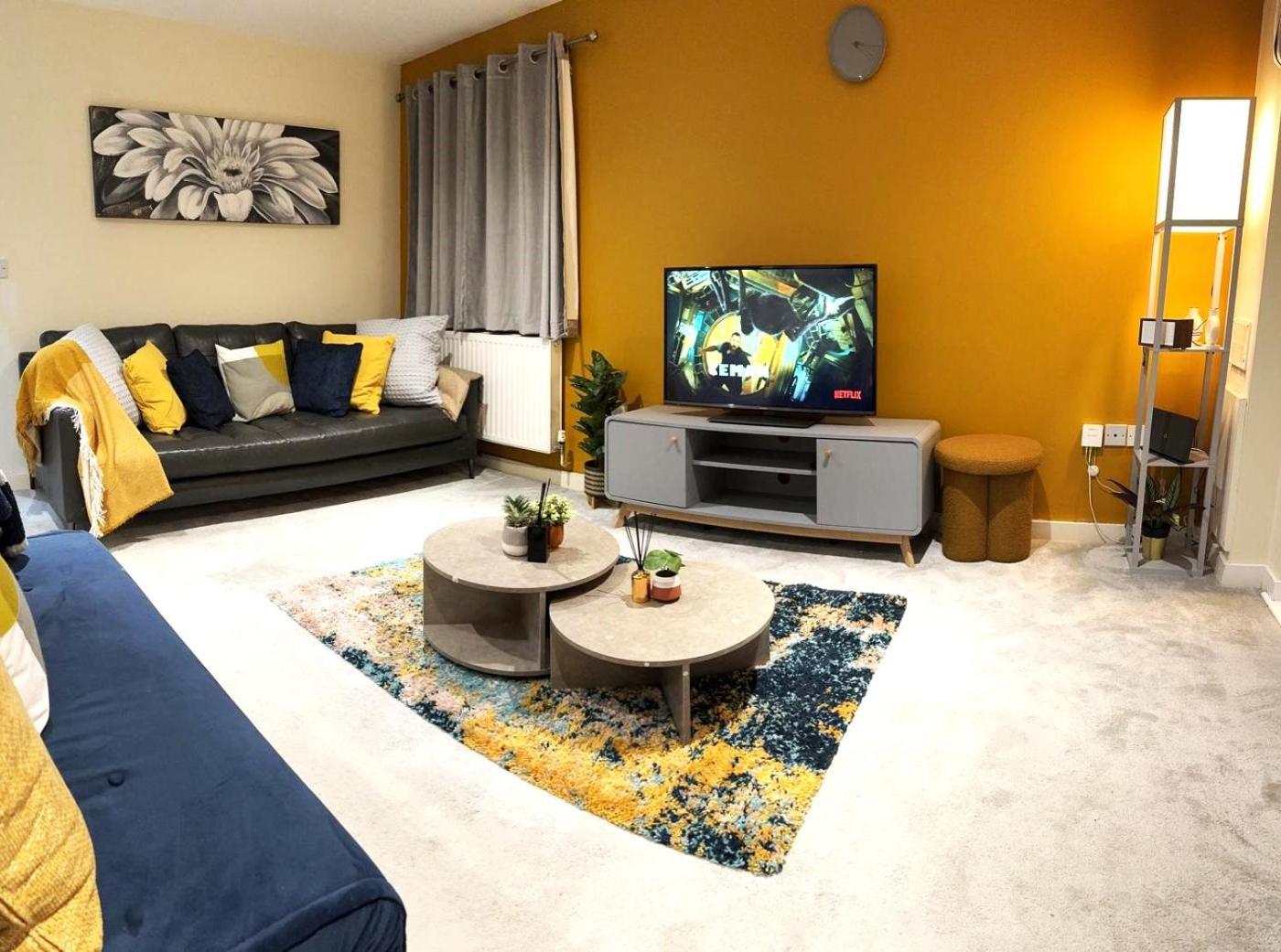 Large Cosy 2 Bedroom Ground Floor Flat In Stevenage Sg1 Sleeps 4-5 Free Parking Ngoại thất bức ảnh