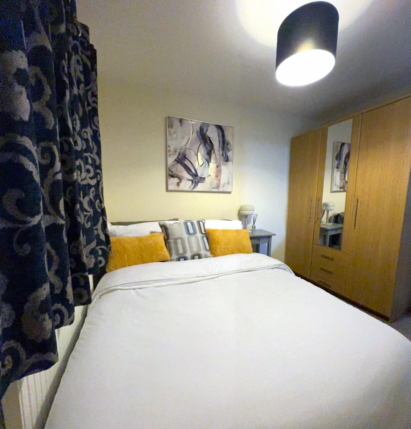 Large Cosy 2 Bedroom Ground Floor Flat In Stevenage Sg1 Sleeps 4-5 Free Parking Ngoại thất bức ảnh