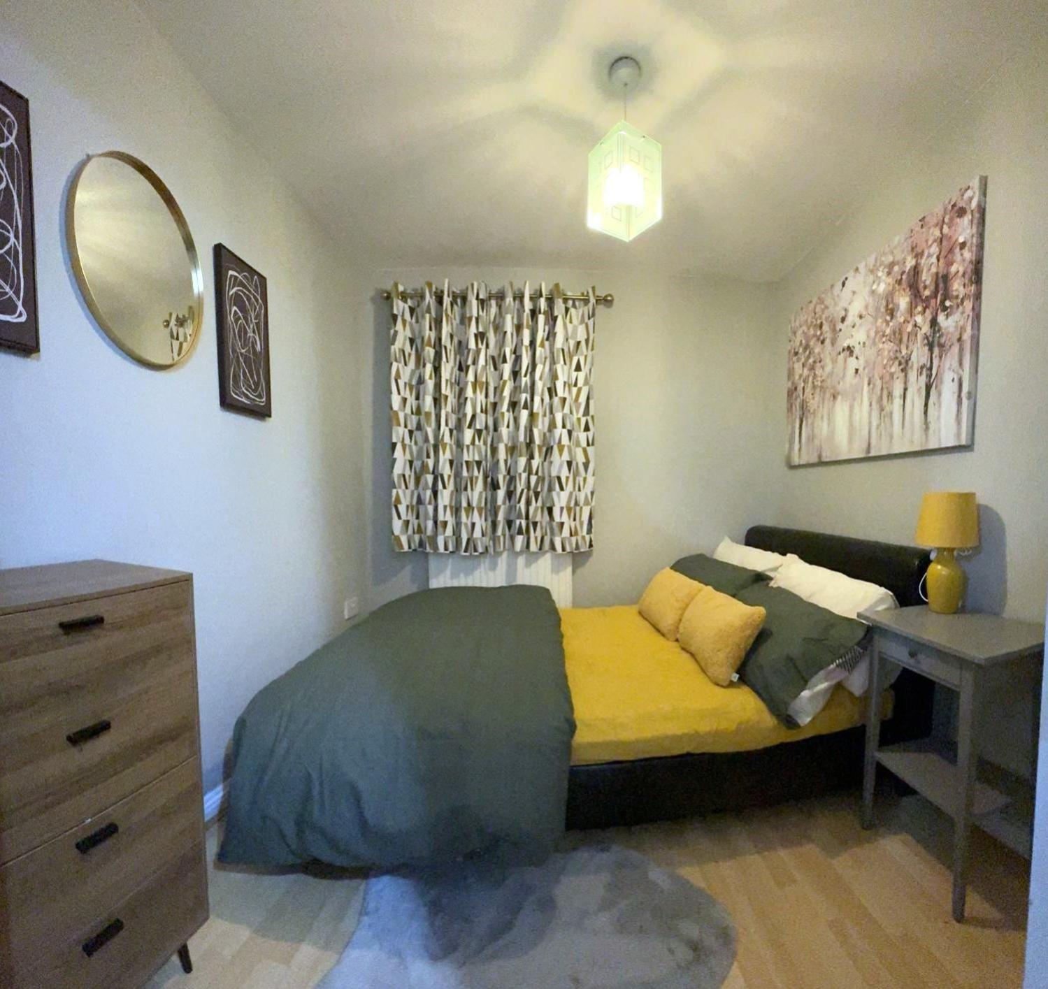 Large Cosy 2 Bedroom Ground Floor Flat In Stevenage Sg1 Sleeps 4-5 Free Parking Ngoại thất bức ảnh